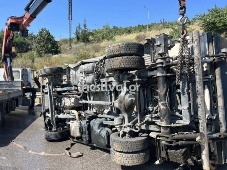 Θεσσαλονίκη: Εκτροπή φορτηγού στο Δερβένι