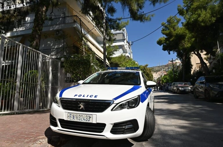 Χειροπέδες σε δύο άτομα που προσπάθησαν να ληστέψουν προϊόντα από σούπερ μάρκετ στην Χαριλάου