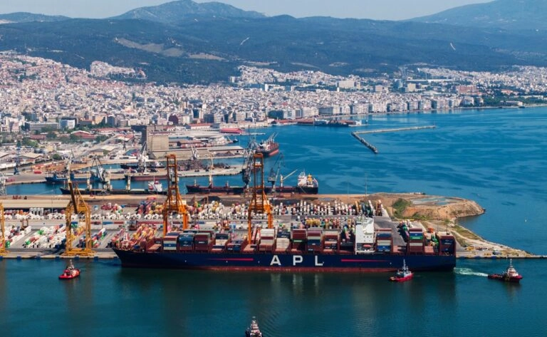 Εντοπίστηκε οβίδα του Β’ Παγκοσμίου Πολέμου στον βυθό του 6ου προβλήτα