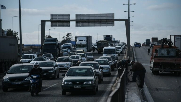 Ακόμα μεγαλύτερη η ταλαιπωρία στον Κηφισό