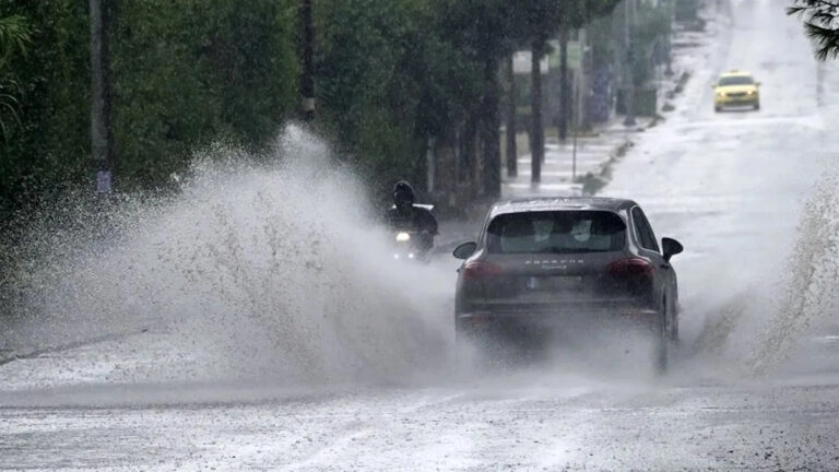 112 στην Αττική για περιορισμό των μετακινήσεων: Πώς θα κινηθεί η κακοκαιρία