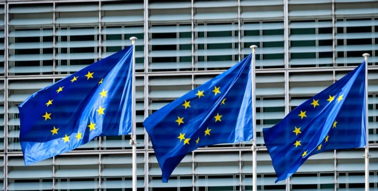 ΕΕ: Πρόταση δανείου 90 δισ. ευρώ για στήριξη της Ουκρανίας από την Κομισιόν