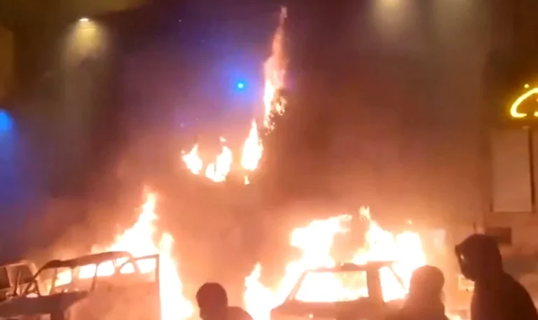 Εικόνες χάους στο Ιράν – Βεργίνα Τηλεόραση