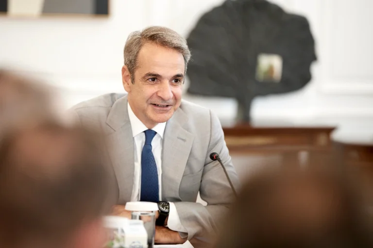 Ολοκληρώθηκε η συνάντηση Μητσοτάκη με τους αγρότες μετά από 3,5 ώρες -«Έρχονται βελτιώσεις» στα μέτρα που ανακοινώθηκαν