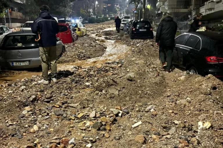 ΔΕΔΔΗΕ: Απόπειρες να συσχετιστεί η καταστροφή στην Άνω Γλυφάδα με έργο στον Υμηττό, δεν έχουν σχέση με την πραγματικότητα