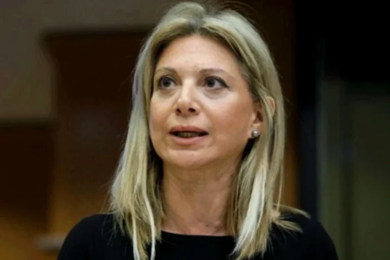 Καρυστιανού για Μητσοτάκη: «Δικαιούμαστε να γνωρίζουμε ποια θέματα θα συζητήσετε με τον Ερντογάν»