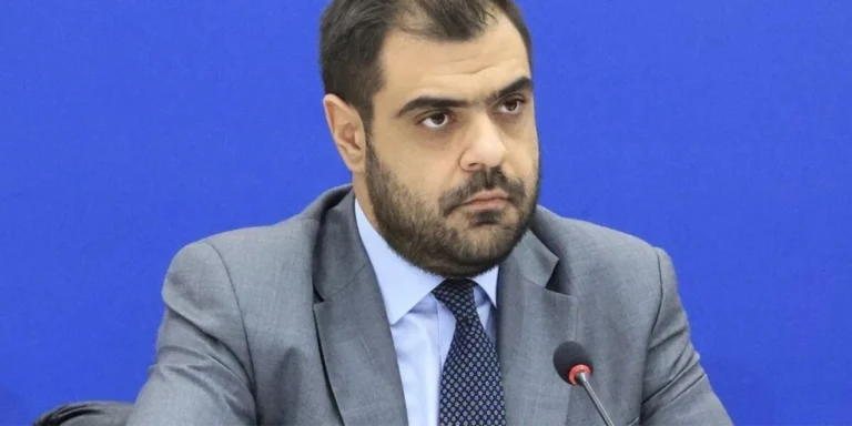 Μαρινάκης: Είμαστε όλοι συγκλονισμένοι από το τραγικό δυστύχημα στα Τρίκαλα
