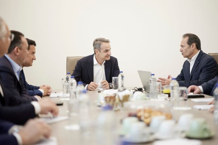 Στήριξη των εξαγωγών της ελληνικής φαρμακοβιομηχανίας υπόσχεται η Κυβέρνηση
