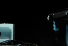 Η Tesla παρουσίασε το Roadster που πετάει