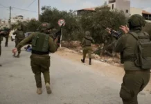 Δυτική Όχθη: Ισραήλ συνέλαβε 10 για επιθέσεις σε δημοσιογράφο και
