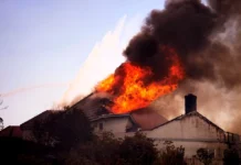 Φωτιά «Norte» στη Νότια Καλιφόρνια: Στάχτη πολυτελείς κατοικίες