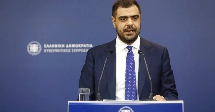 marinakis-tha-synechisoume-na-stirizoume-tin-koinonia-stochos-i-aftodynamia-1791808033-2452.webp