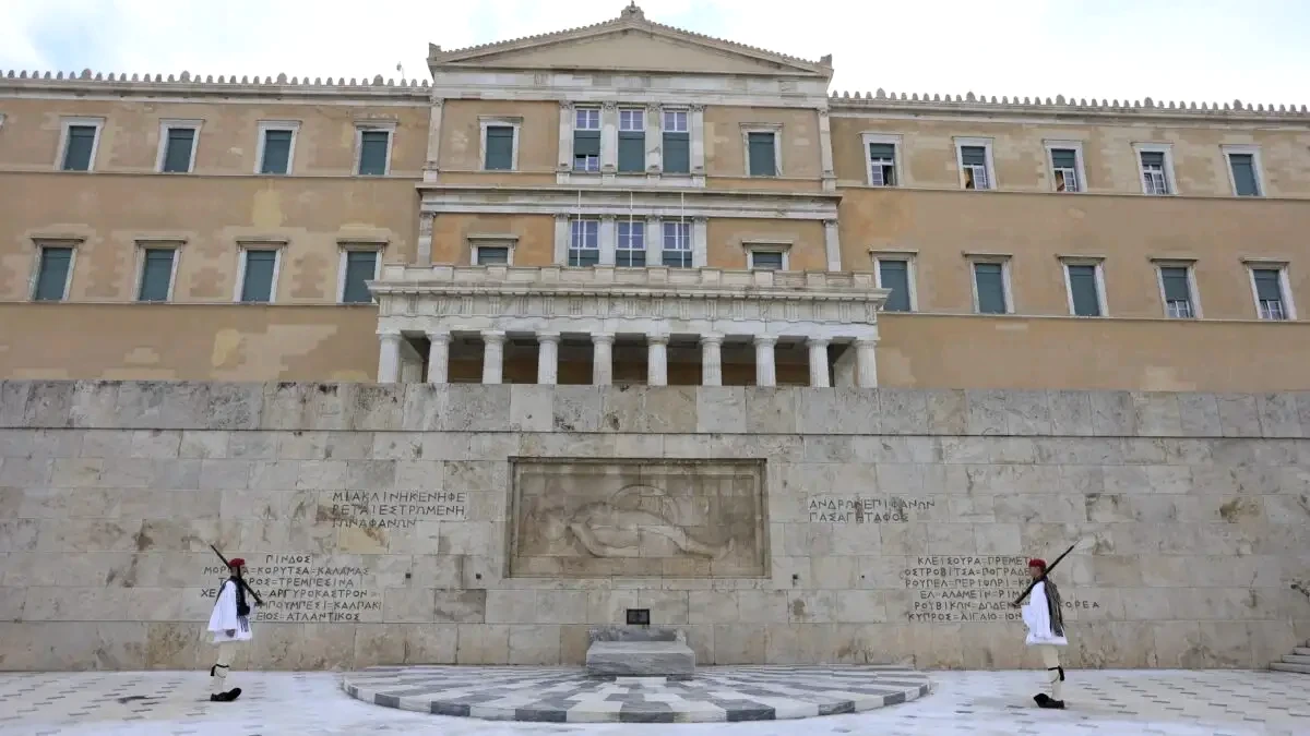 nea-epochi-gia-to-kentro-tis-athinas-marmarines-zones-ston-agnosto-stratioti-kai-epektasi-gia-to-arc.webp