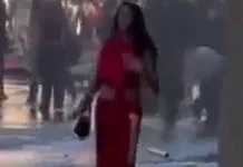 Ιταλία: Κανόνι νερού εκτοξεύει διαδηλώτρια στα κόκκινα
